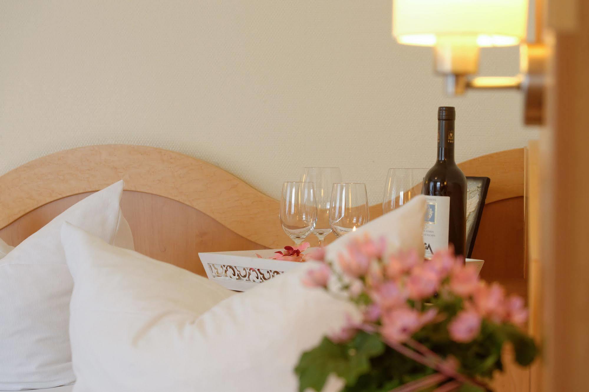 Hotel Restaurant Talblick Bad Ditzenbach Buitenkant foto